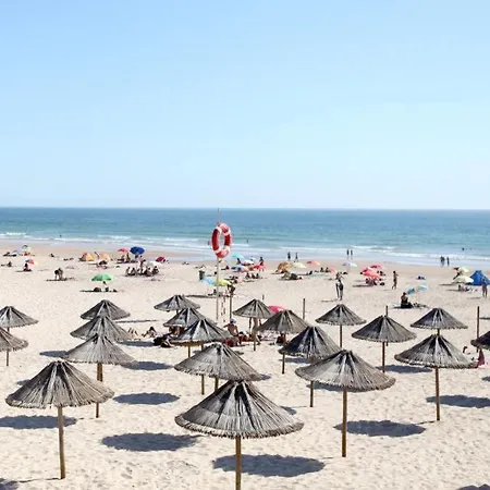 Blue House - Double Bed Apartment Almada